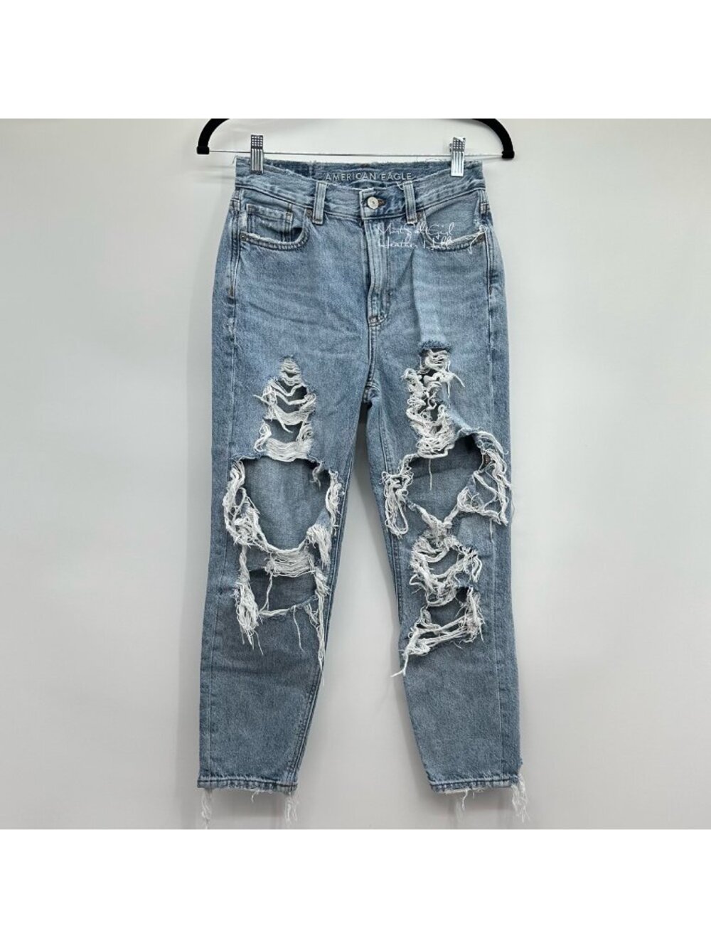 American Eagle Ripped Distressed Shark Bitten Ankle Mom Jeans Size 24 Short